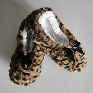 NWOT Leopard Print Slipper-Socks